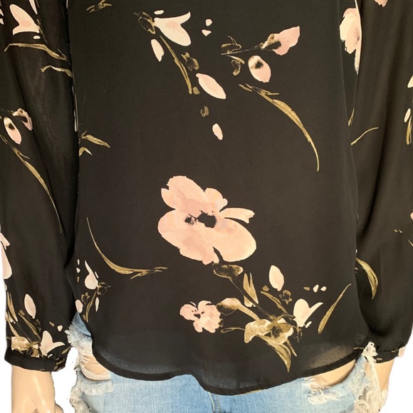 3/$30 Dynamite Choker V-Neck Floral Black Top Sz S - Picture 4 of 12